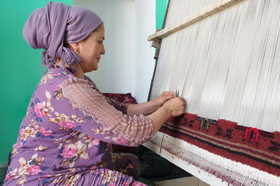 Uzbek Carpet Weaving