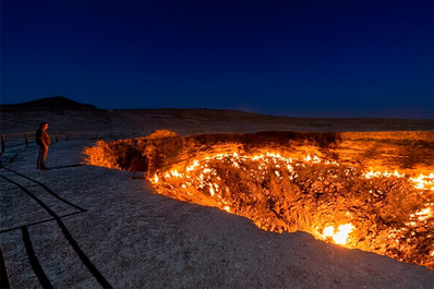 Darvaza Gas Crater, Turkmenistan