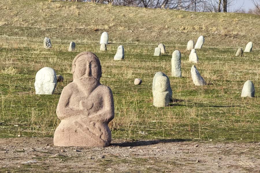 Monumental Sites of Kyrgyzstan :: Pictures and description Monuments of Kyrgyzstan