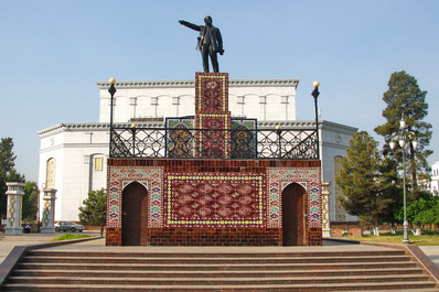 Statue of Lenin, Ashgabat