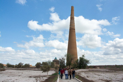 Kutlug Timur Minaret, Kunya-Urgench