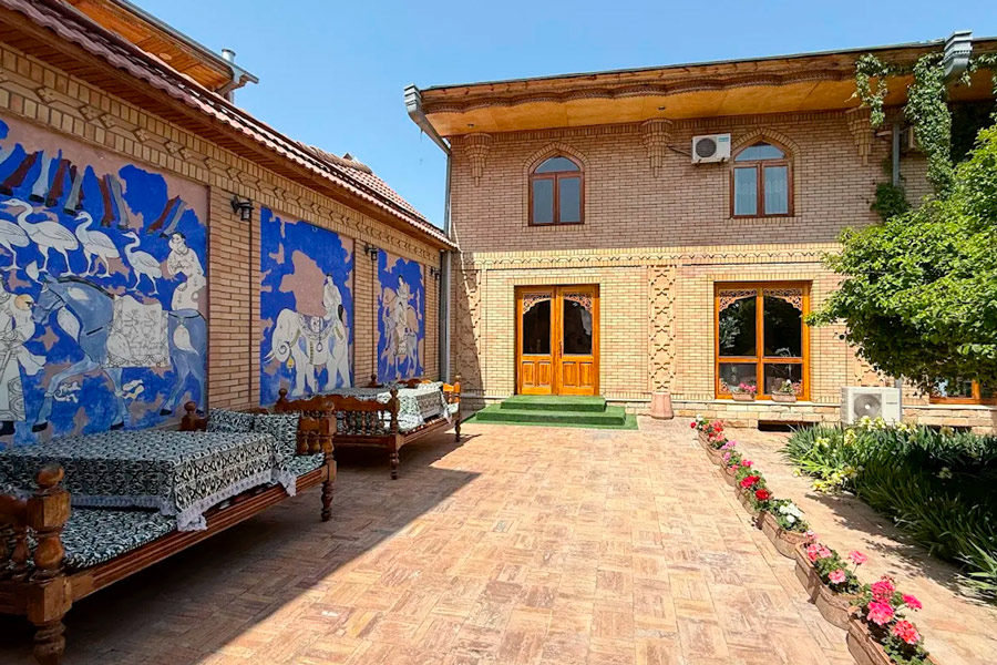 Caravan Serail Chorrakha