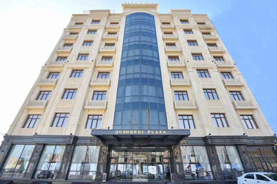 Qushbegi Plaza