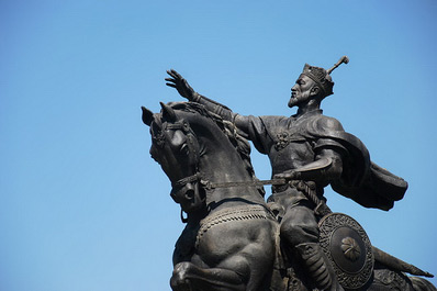 Monument to Amir Timur in Tashkent