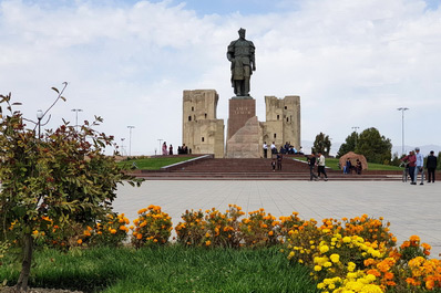 Statue of Amir Timur, Shakhrisabz