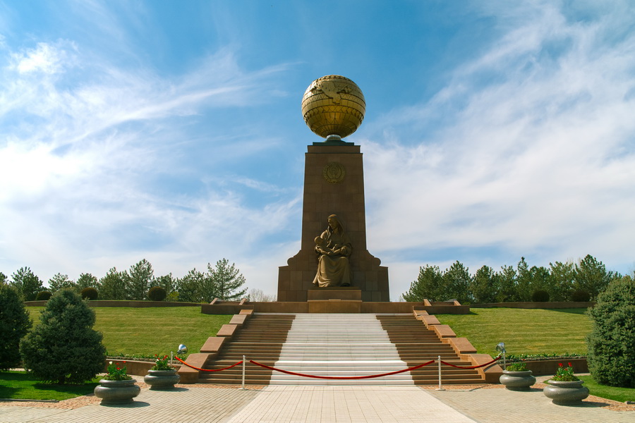 Monuments of Mustakillik Square, Tashkent