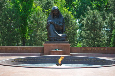 Statue of the Grieving Mother and the Eternal Flame, Tashkent