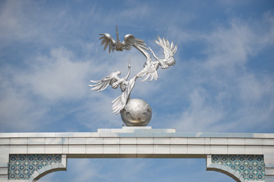 Sculpture of Storks decorating Ezgulik Arch, Tashkent