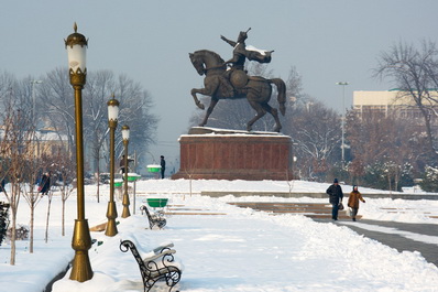 Площадь Амира Тимура, Ташкент