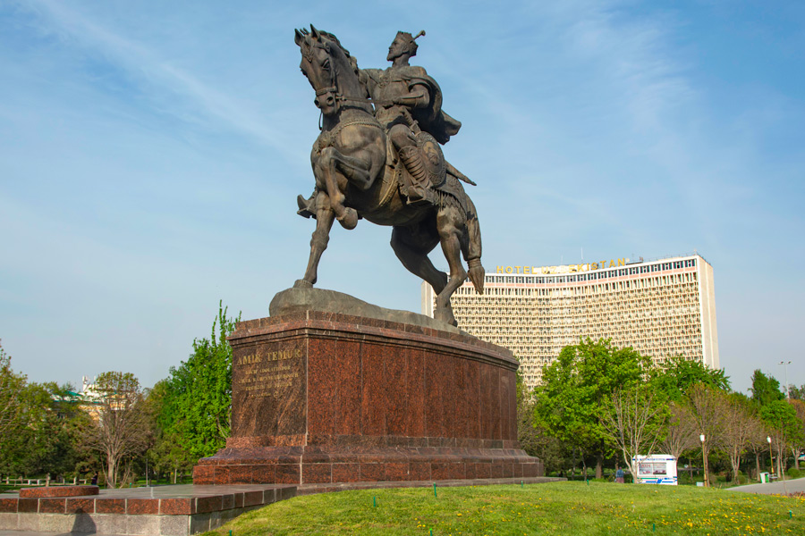 Площадь Амира Тимура, Ташкент